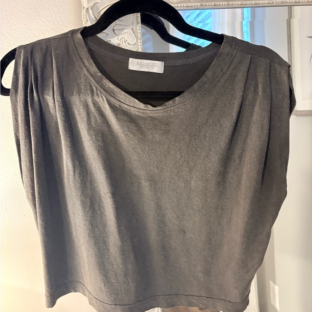 Ragabond Studio. Jackie pleated shell top in Washed black. Size S. EUC